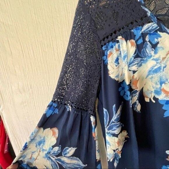 Luxology Floral Crochet Bell Sleeve Blue Midi Dress Size 8 - Picture 11 of 13